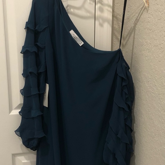 Ali & Jay Women’s “Love the Way I Look Tonight 1 Shoulder Teal Mini Dress-XS-NWT - Picture 4 of 10